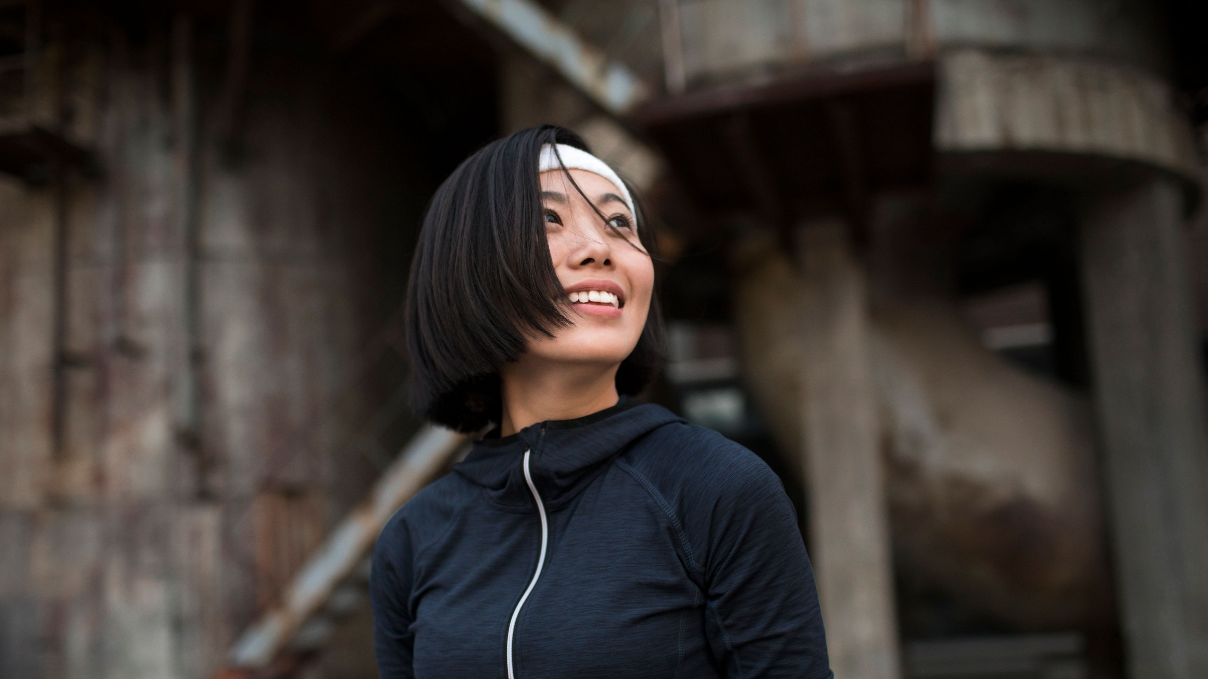 A woman in an activewear.
