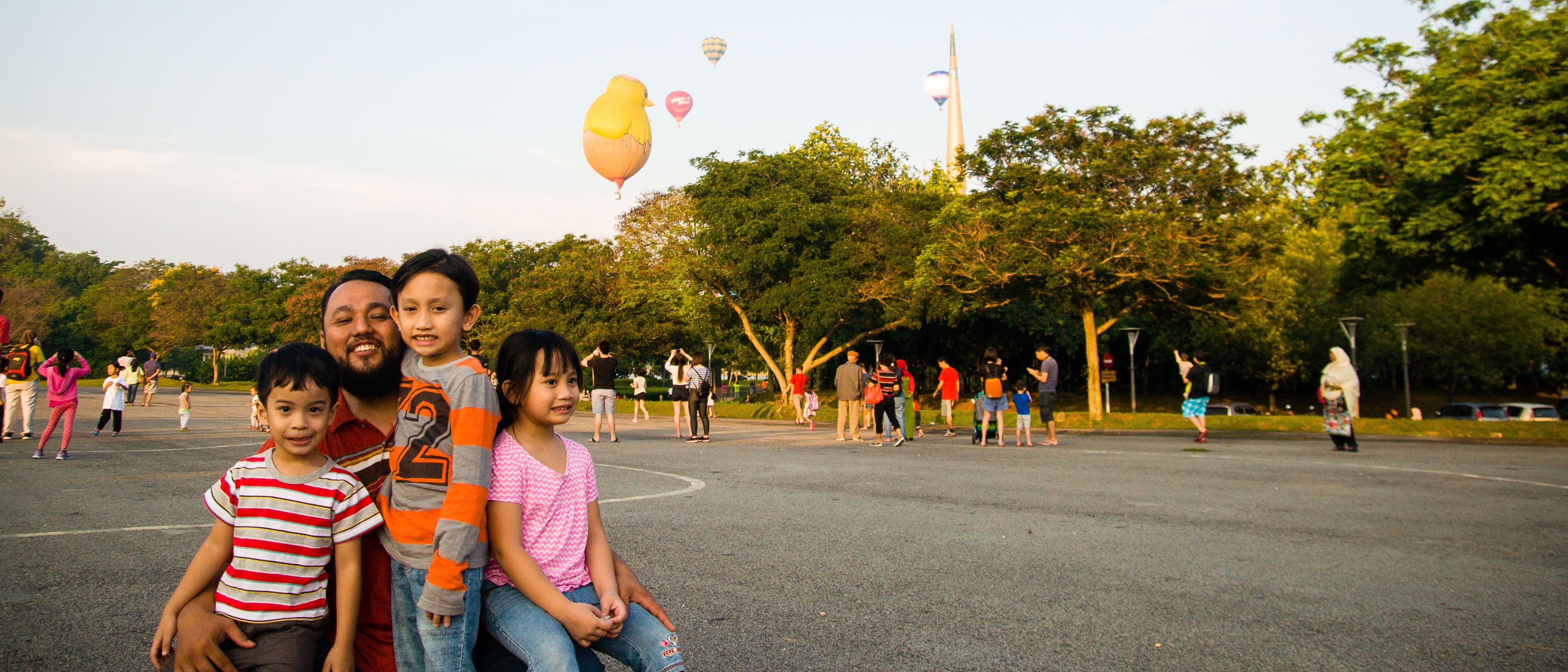 Family at hot air ballon festival